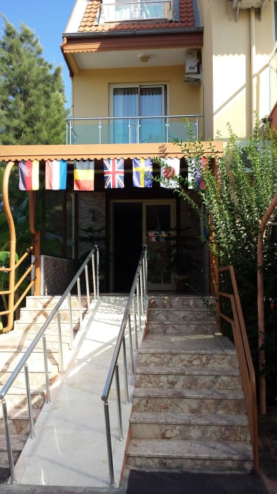 Eingangsbereich Yavuzhan Otel