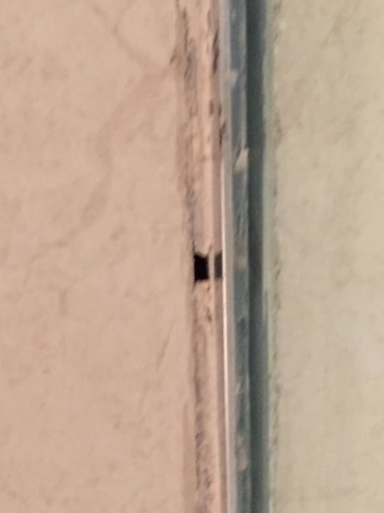 Anschluss der Duschtrennwannd Conrad Maldives Rangali Island