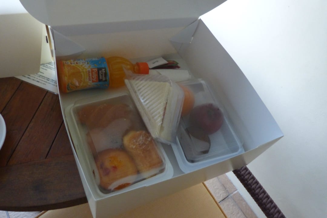 Snackbox - wenn man früh raus muss! Super nett! The Laguna A Luxury Collection Resort & Spa