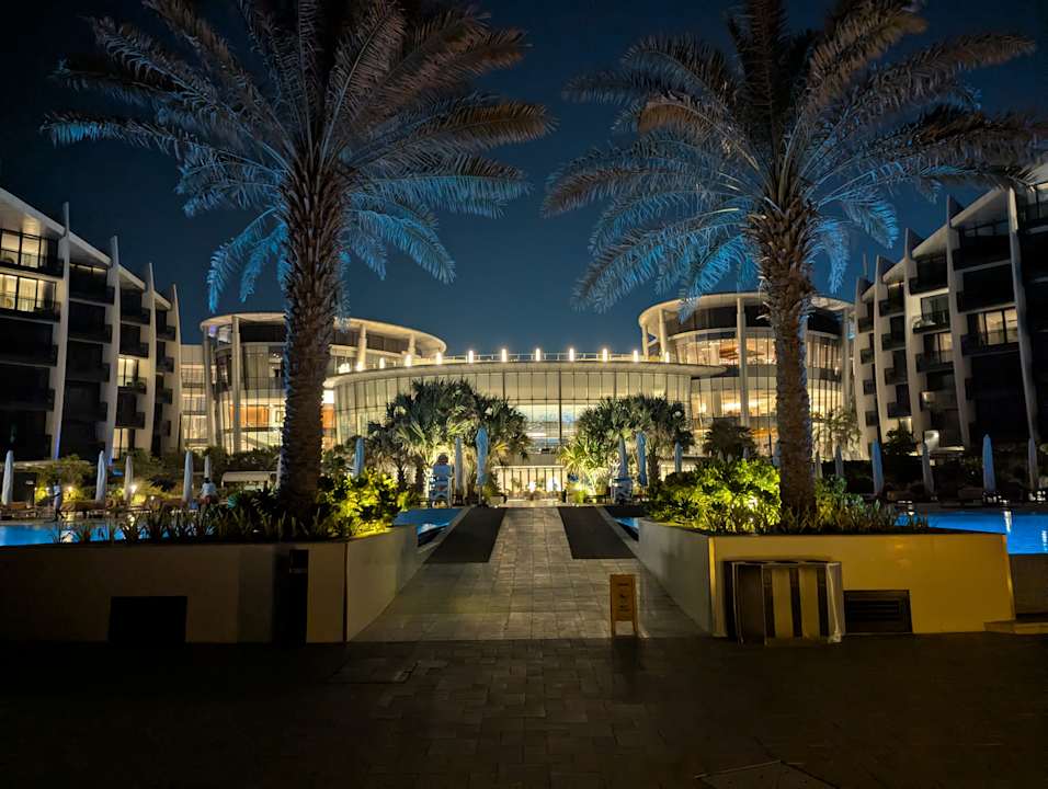 Pool Jumeirah at Saadiyat Island Resort