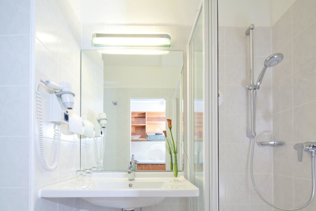 Badezimmer-Economy Plus Apartment-Hotel Hamburg Mitte