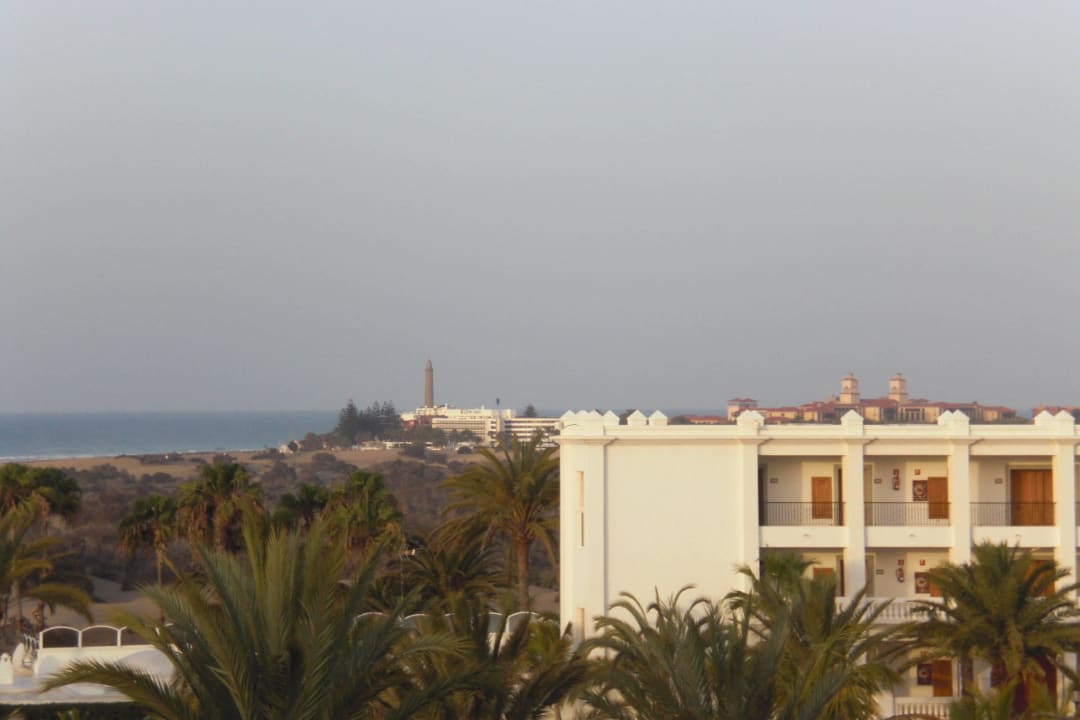 Unser Zimmerausblick zum Leuchtturm Hotel Riu Palace Maspalomas Adults Only