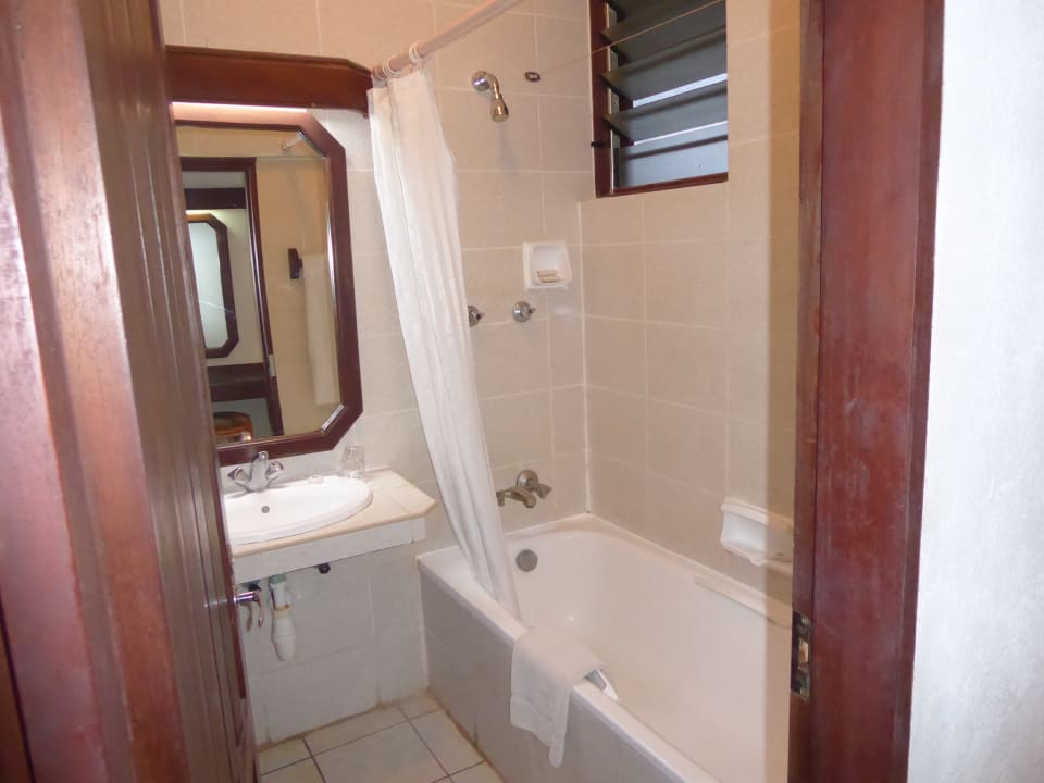 Zi. 5203 Resort Amani Tiwi Beach