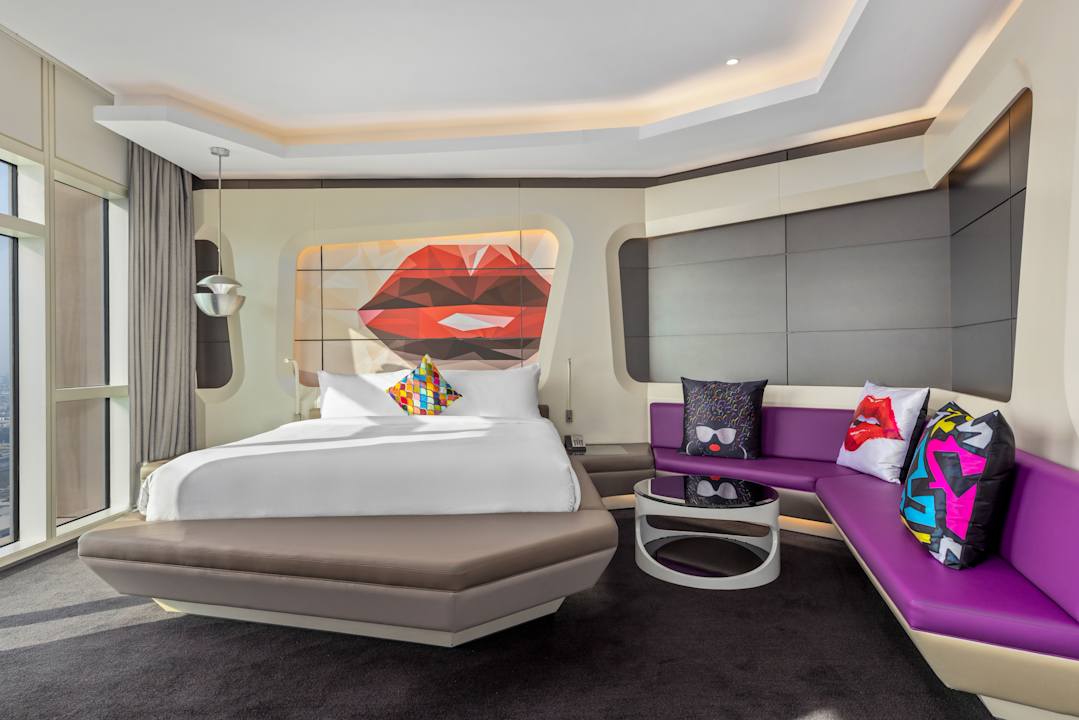 Zimmer V Hotel Dubai, Curio Collection by Hilton