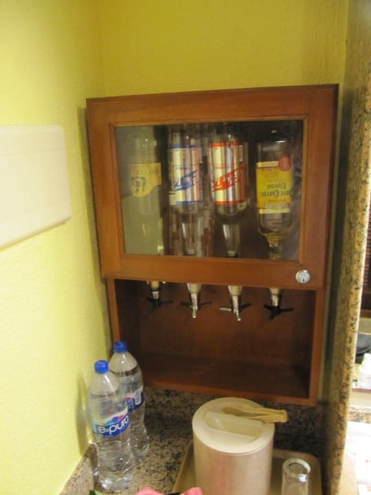 Minibar im Zimmer Hotel Riu Tequila