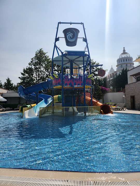 Pool Terrace Elite Resort