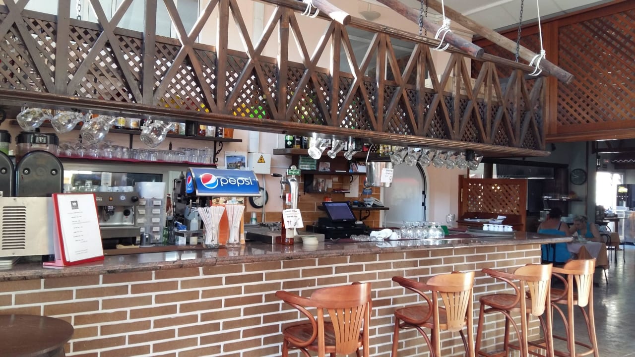 Bar Corona Roja