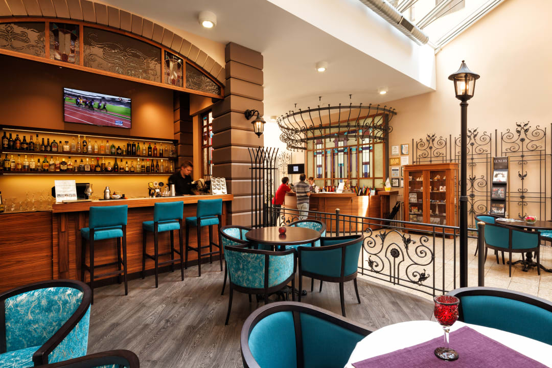 Lobby City Hotel Teater