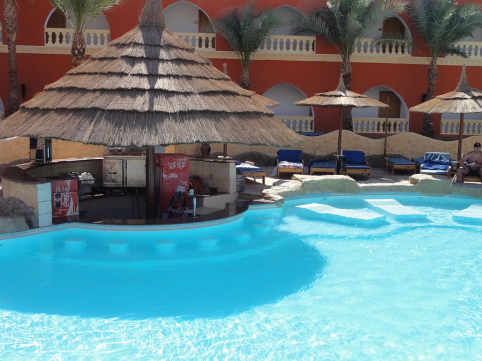 Großer Hauptpool Pickalbatros Alf Leila Wa Leila Resort - Neverland Hurghada