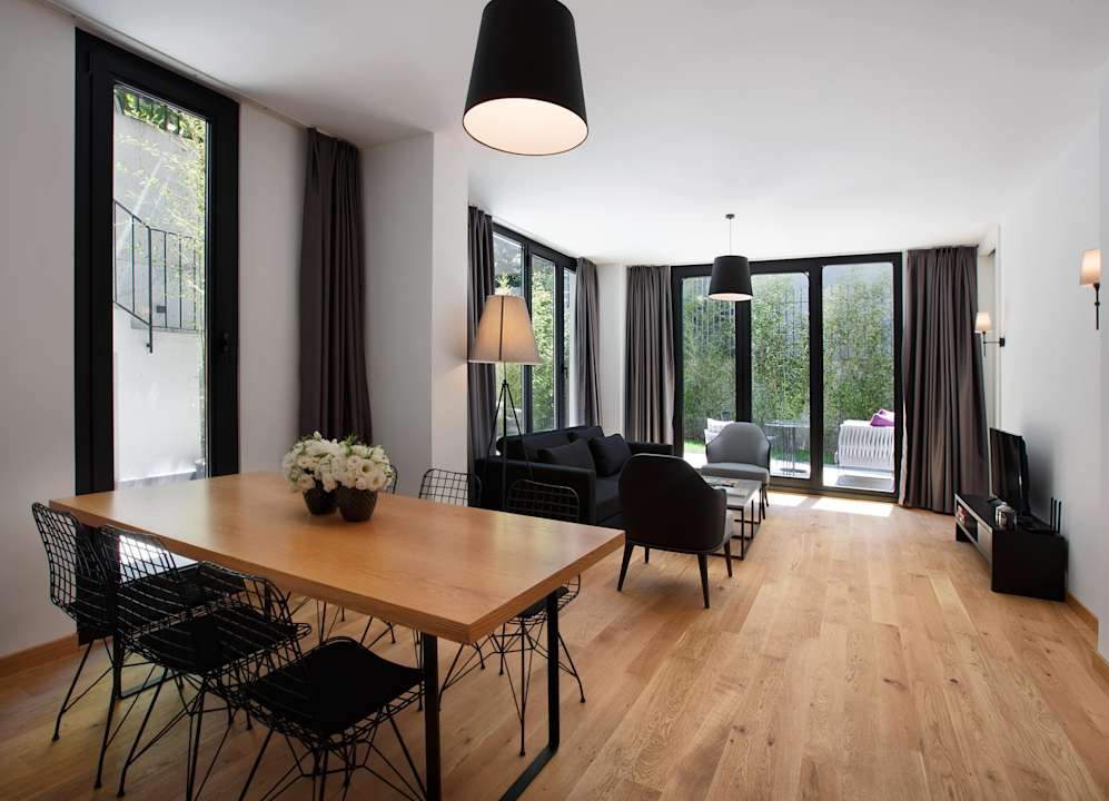 Zimmer Ando Living Taksim House