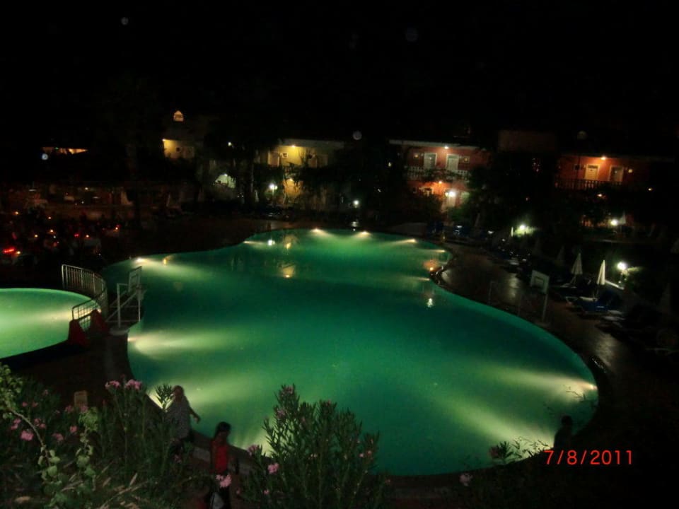 Pool bei Nacht von unserem Balkon aus Ölüdeniz Turquoise Hotel
