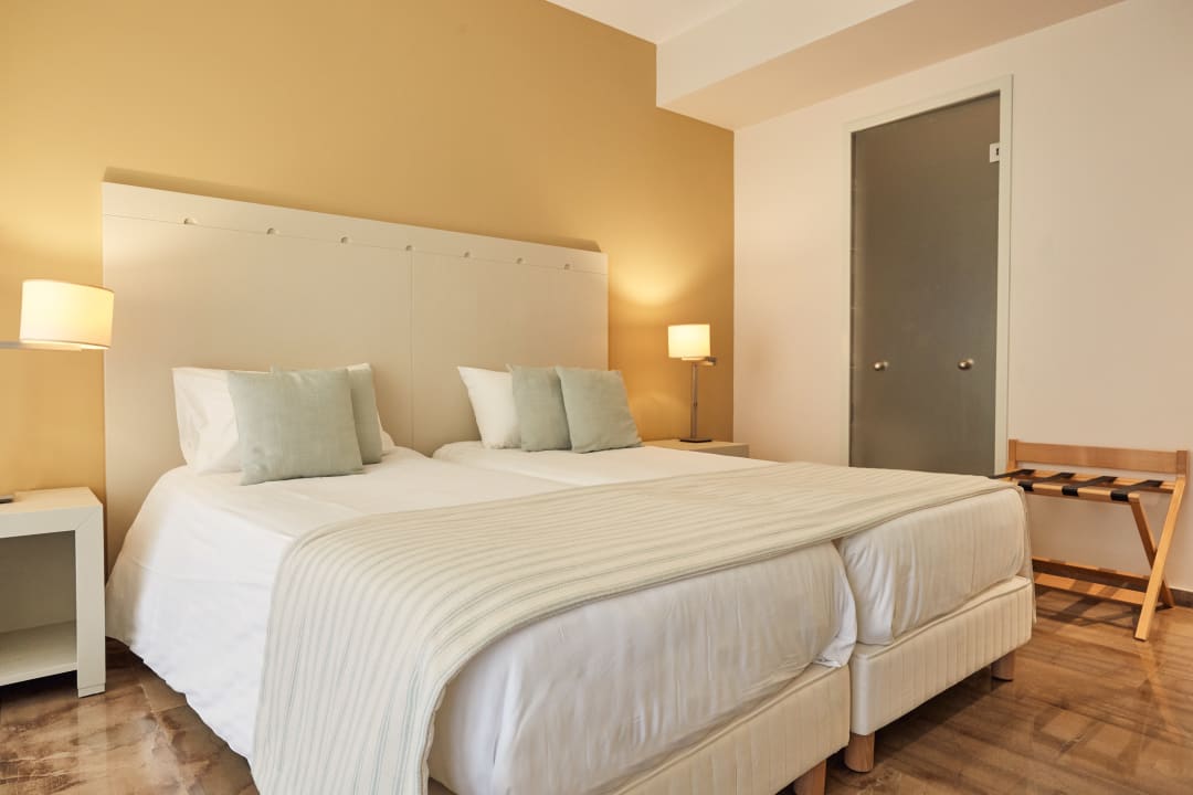 Zimmer Giannoulis - Grand Bay Beach Resort