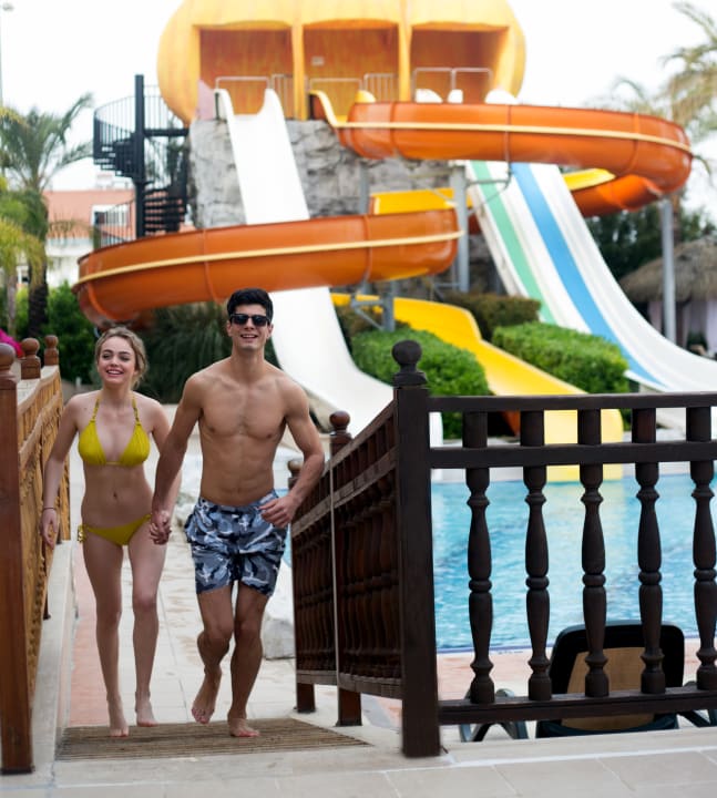 Pool Well Palace Side