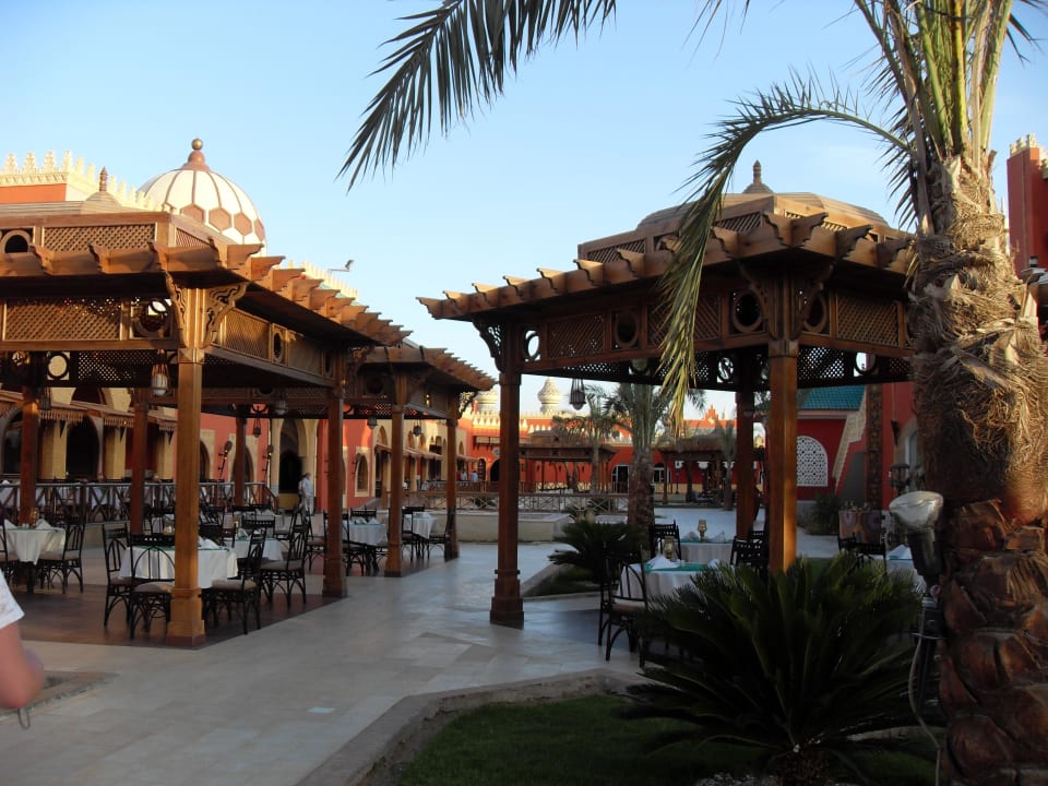 Restaurant Innenhof Pickalbatros Alf Leila Wa Leila Resort - Neverland Hurghada