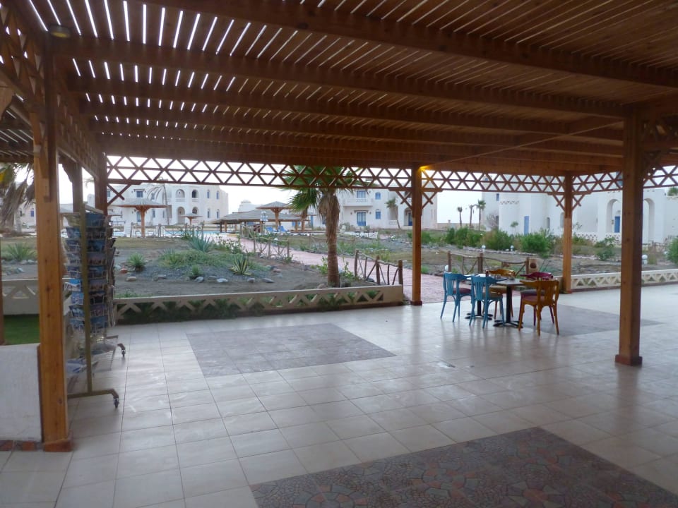 Außenrestaurant Richtung Pool Beach Safari Nubian Resort