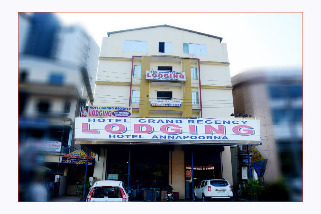 Front view of Hotel Hotel Grand Regency
