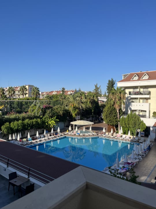 Pool Side Aquamarin Resort & Spa