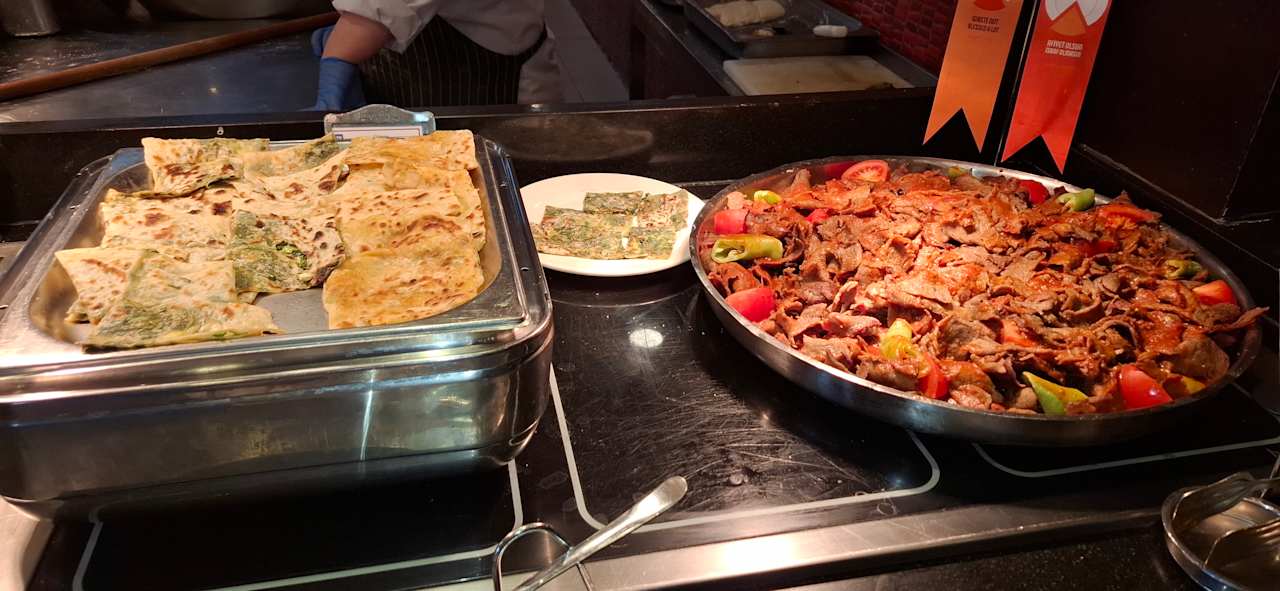 Gastro Limak Lara Deluxe Hotel & Resort