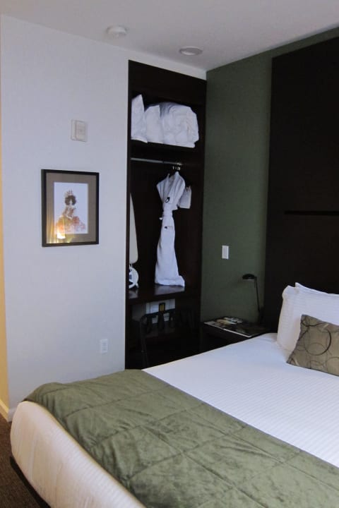Schrank O Hotel