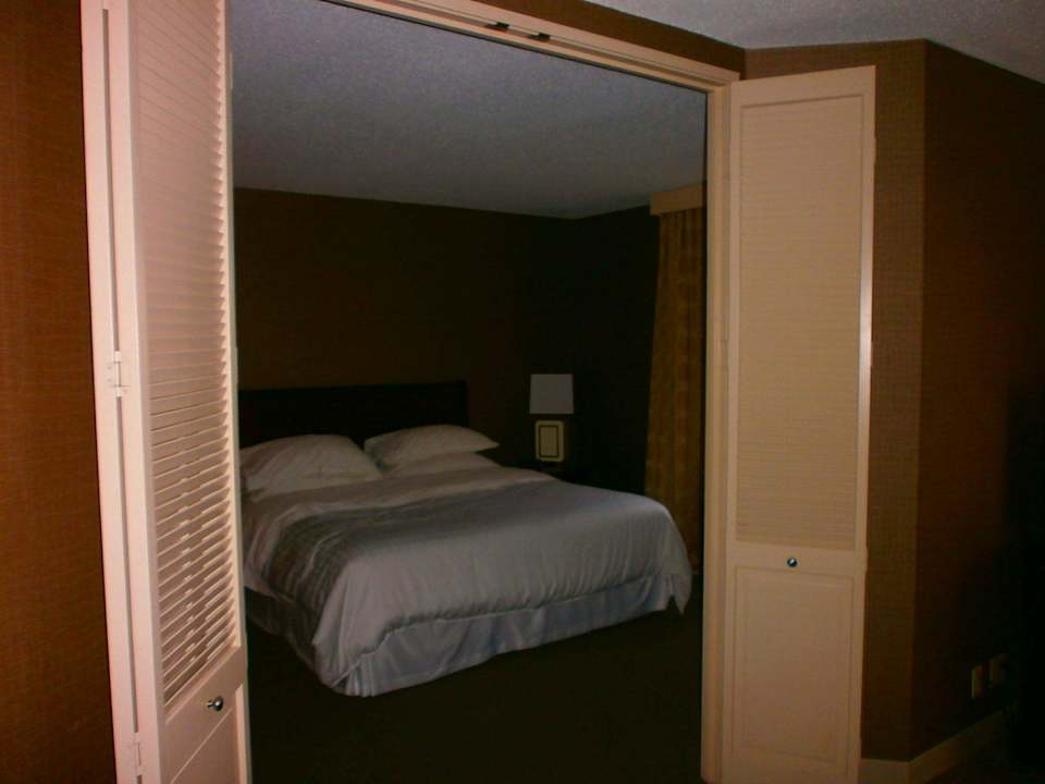 Blick in den Schlafraum Hotel Sheraton Suites Wilmington