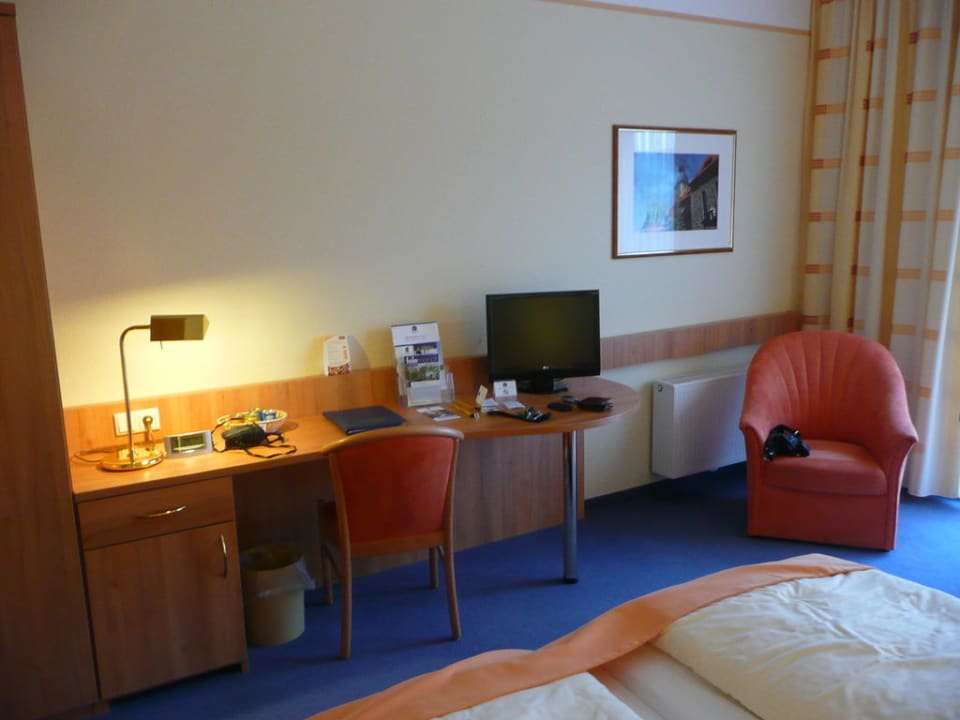 Schreibtisch im Zimmer Hotel am Vitalpark