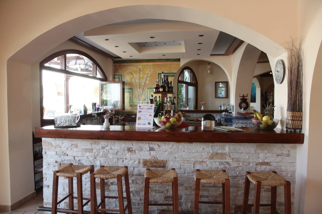 Die Bar Alianthos Garden Hotel