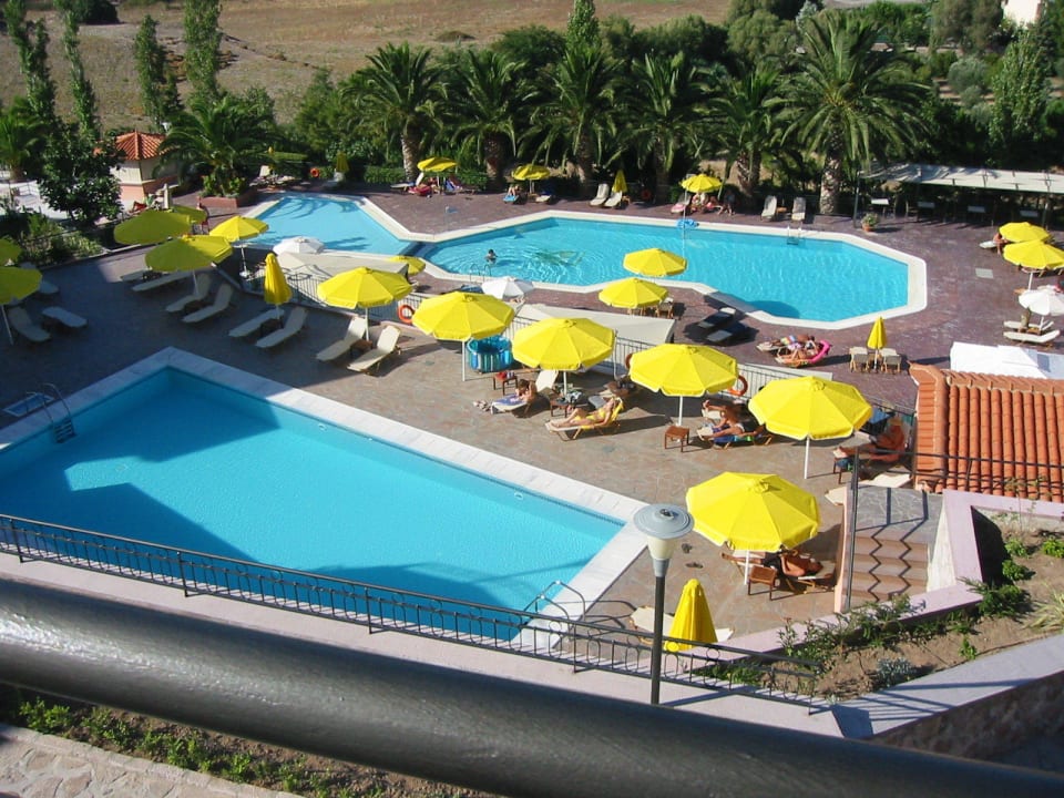 2 Pools auf zwei Ebenen mit Planschbecken  Hotel Sunrise Resort