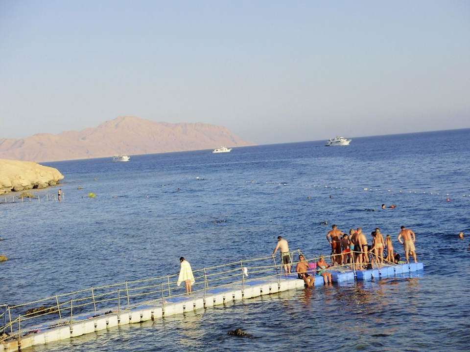 Steg mit Aussicht auf Insel Tiran Siva Sharm