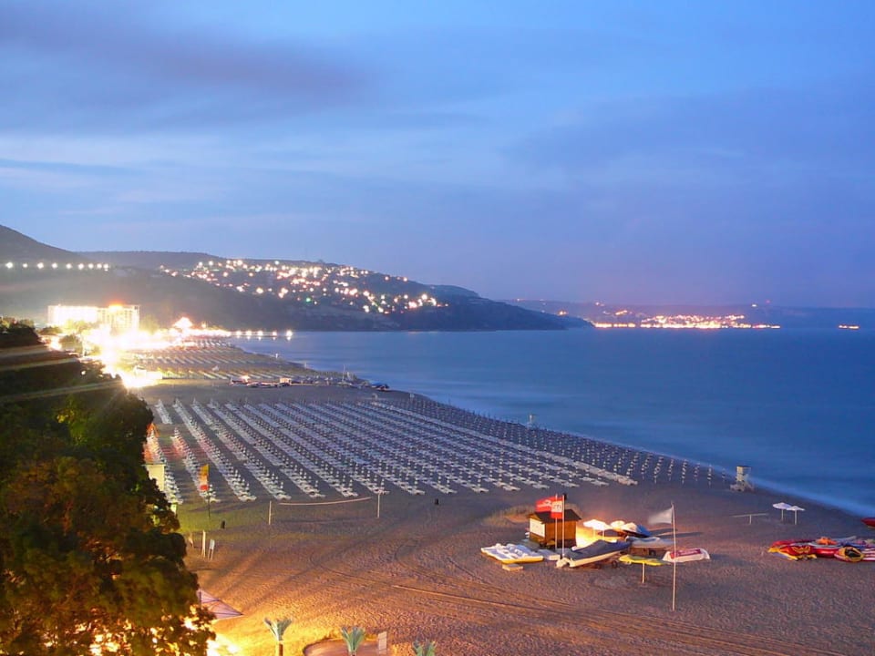 W Albenie zapada noc Hotel Borjana