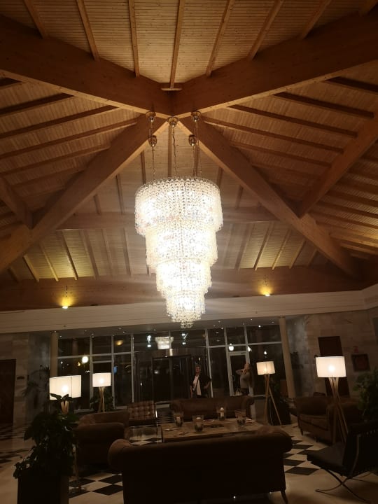 Lobby Valentin Sancti Petri