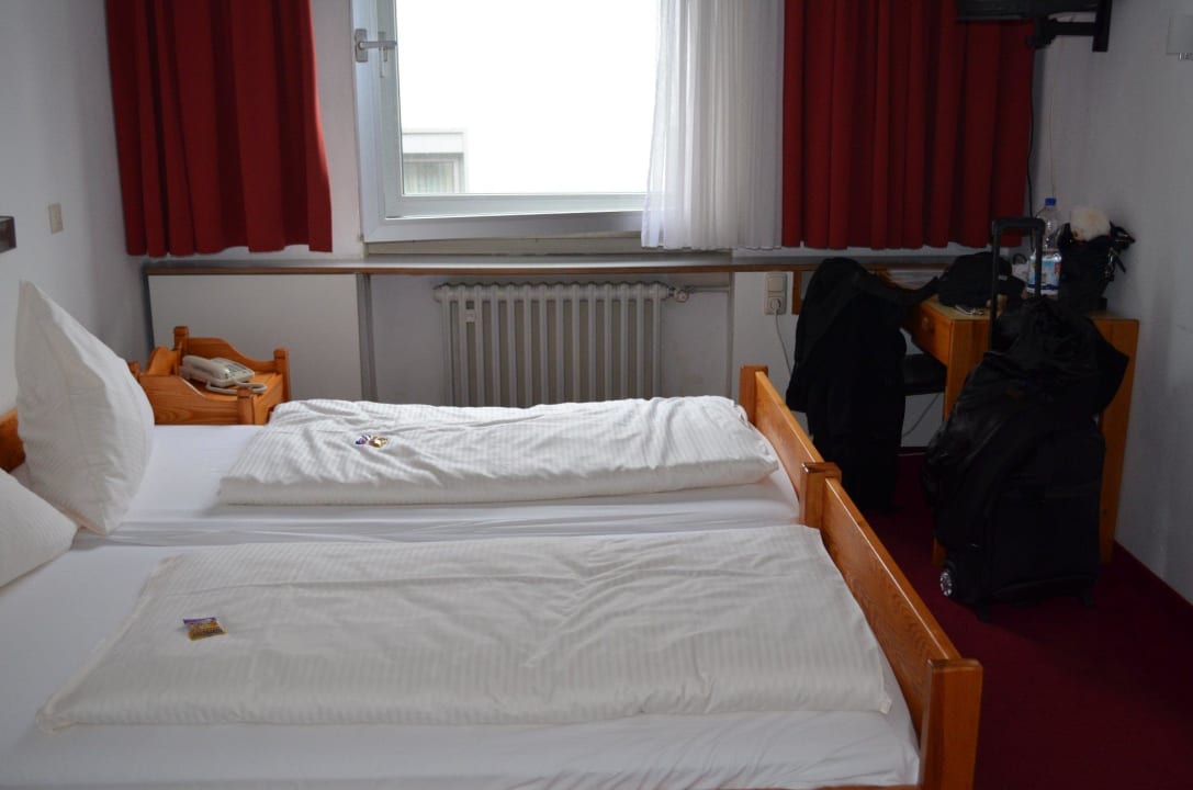 Zimmer mit Teppichboden Central Hotel Garni