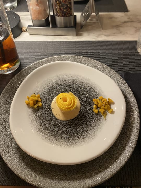 Gastro Crystal Springs Beach Hotel