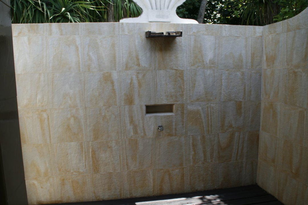 Offene Dusche Adaaran Select Meedhupparu Island Resort - Premium All Inclusive