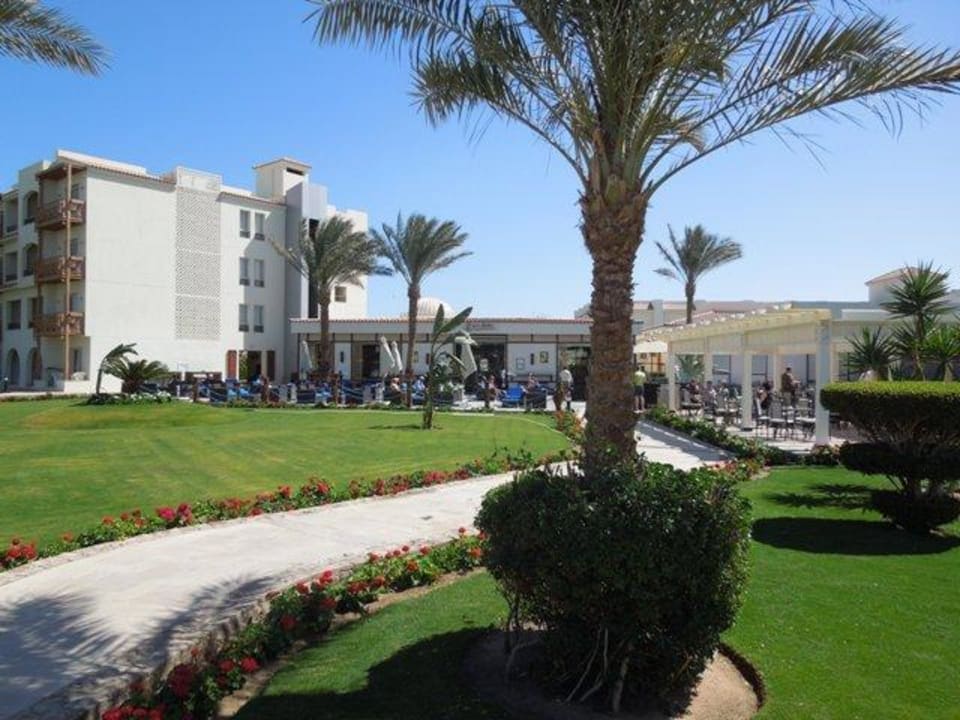 Weg zur Columbus Bar Pickalbatros Dana Beach Resort - Hurghada