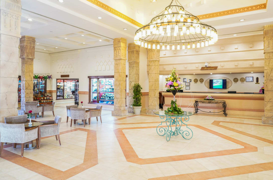 Lobby Charmillion Sea Life Resort