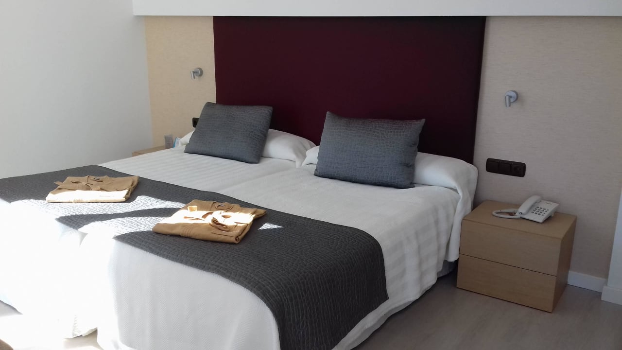 Bett Juniorsuite CM Playa del Moro