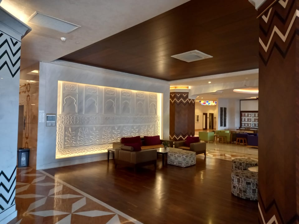 Lobby Royal Taj Mahal Hotel