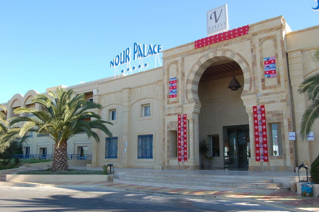 Entrée de l'hotel Nour Palace Resort & Thalasso
