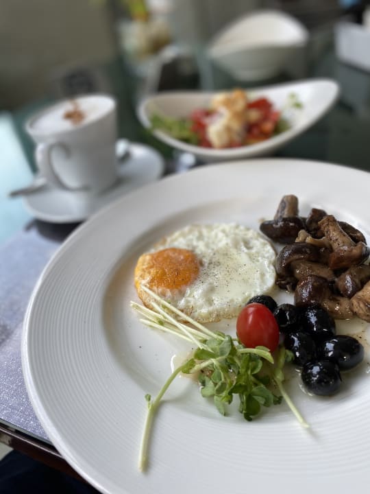 Gastro Avista Hideaway Phuket Patong, MGallery by Sofitel