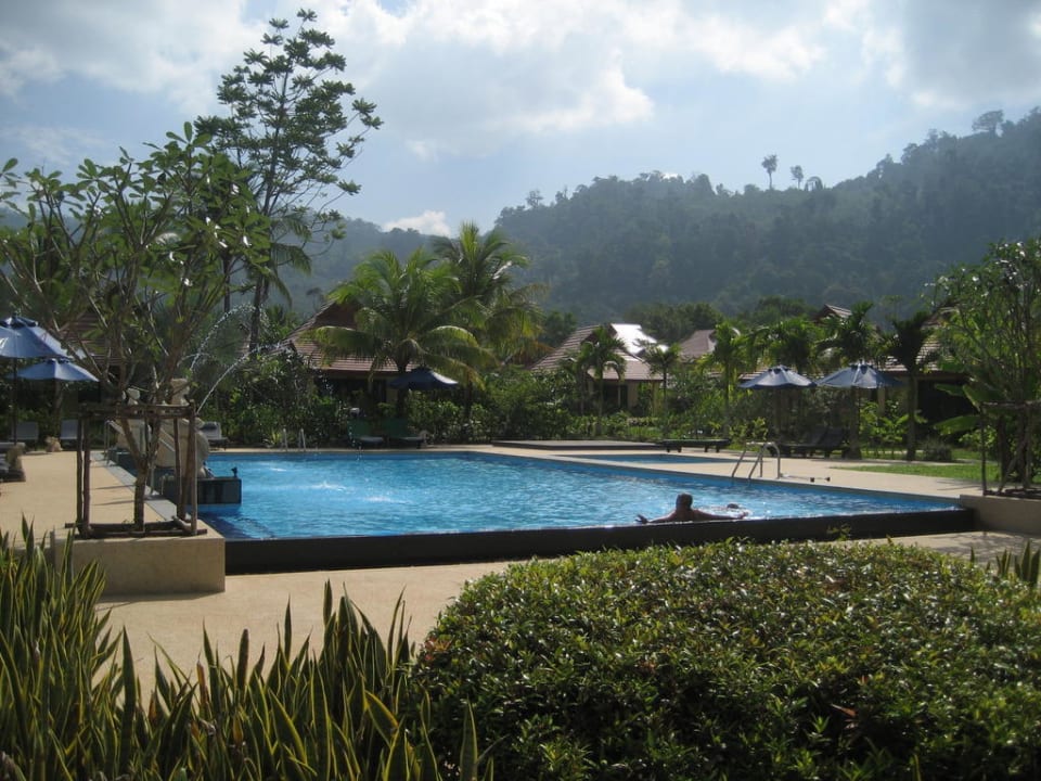 Pool Hotel Nang Thong Beach Resort 2