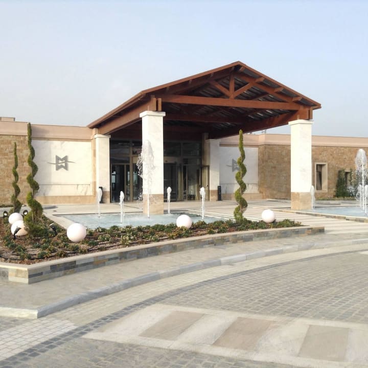 Eingang Miraggio Thermal Spa Resort