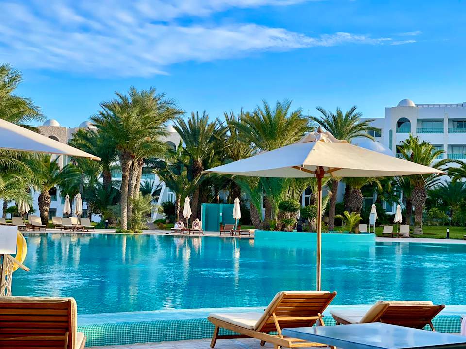 Pool Hotel Royal Garden Palace