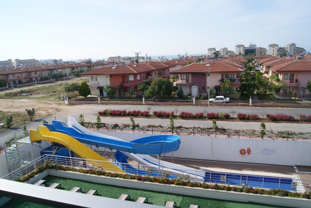 Widok na zjeżdżalnie  Linda Sunny Beach Hotel & Spa