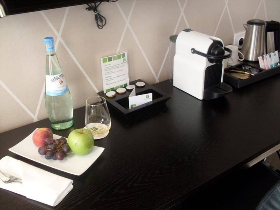 Schreibtisch mit Nespresso Holiday Inn Dresden - Am Zwinger