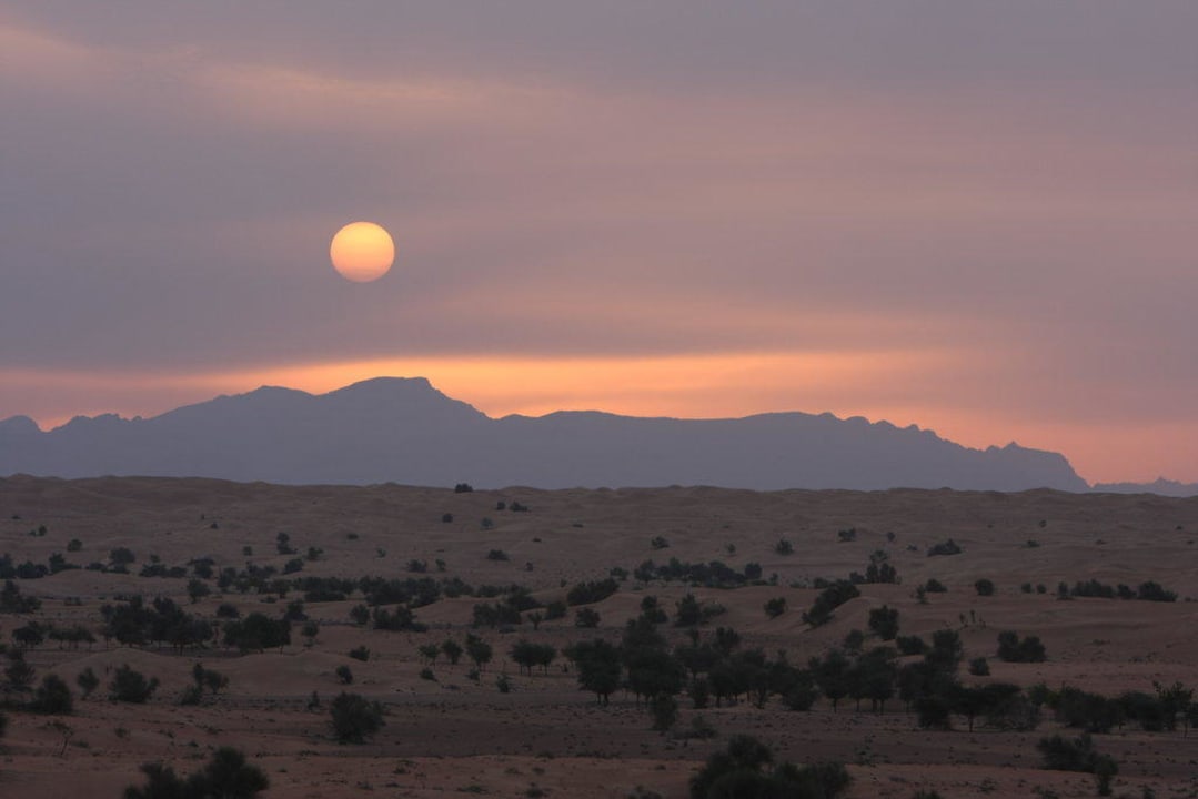 Sonnenaufgang über dem Hattagebirge Al Maha, A Luxury Collection Desert Resort & Spa