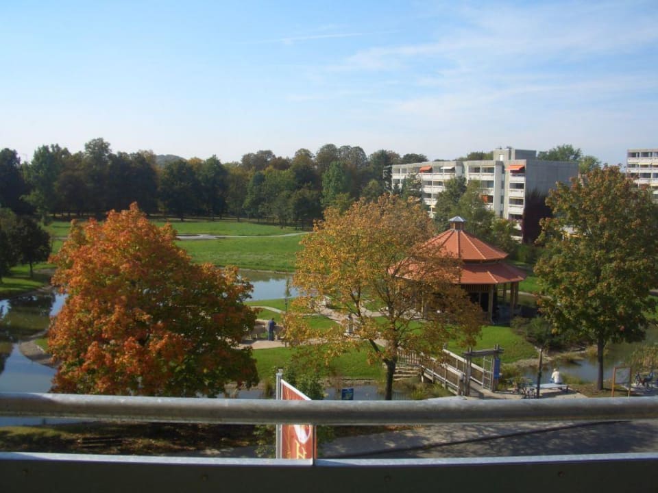 Blick vom Hotelzimmer in den Kurpark Kurhotel Pyramide