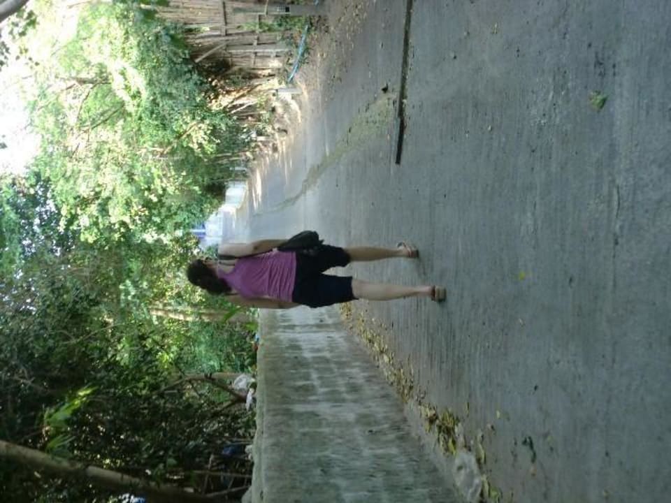 Weg nach unten vom Hotel aus Hotel Chintakiri Resort