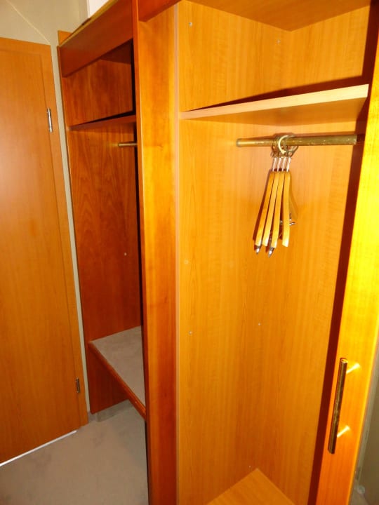 Kleiderschrank Wyndham Garden Lahnstein Koblenz Hotel