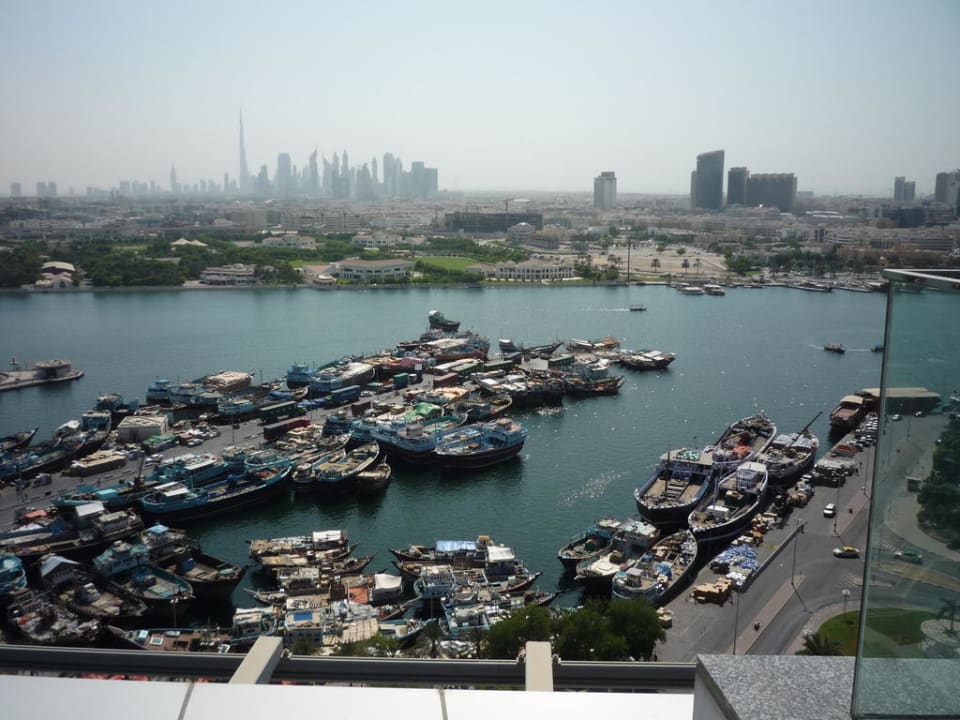 Von der Dachterrasse aus gesehen Golden Sands Hotel Creek