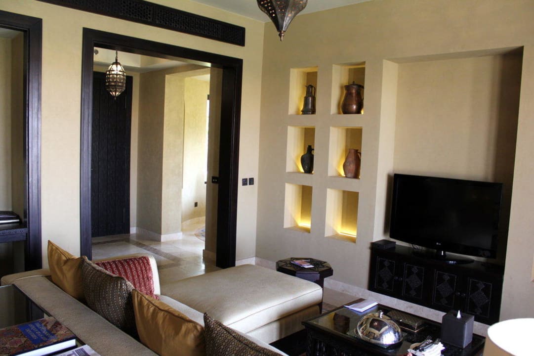 One Bedroom Villa, Wohnzimmer Qasr Al Sarab Desert Resort by Anantara